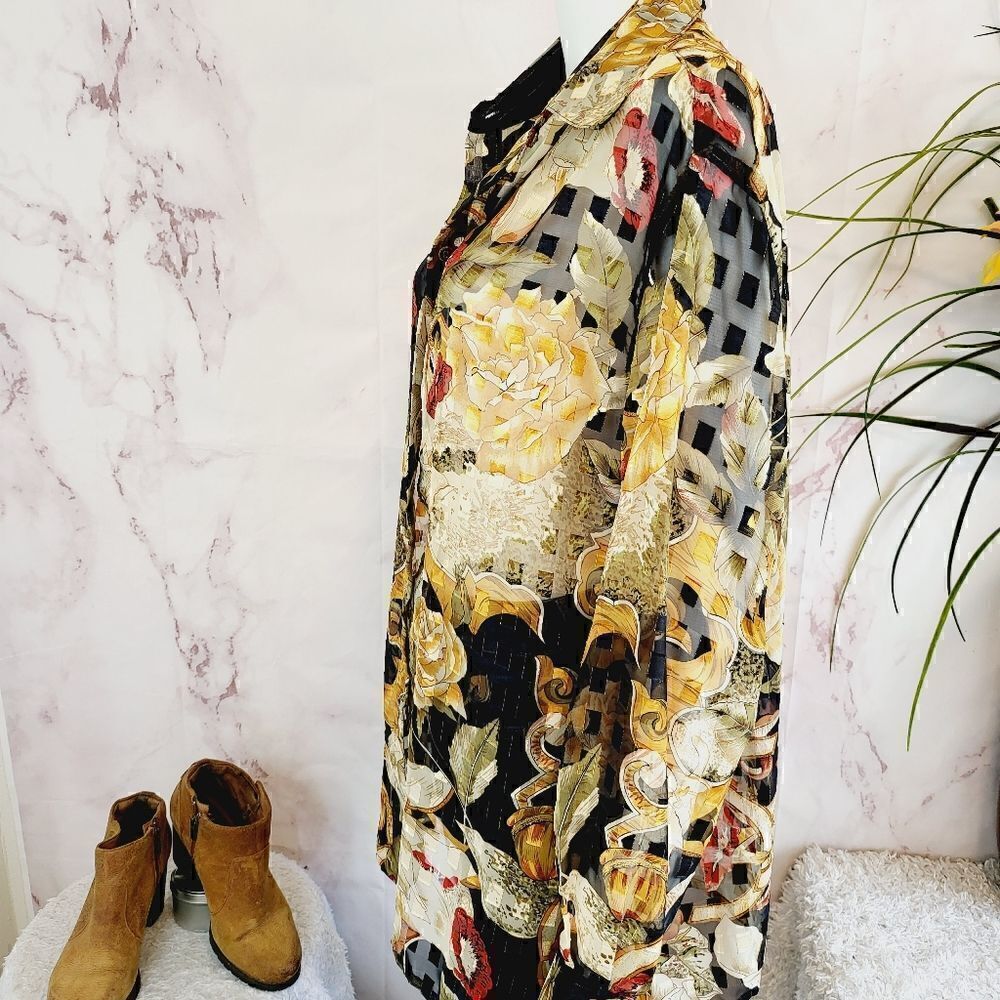 Mesmerize Vintage beautiful sheer floral design with gold accents